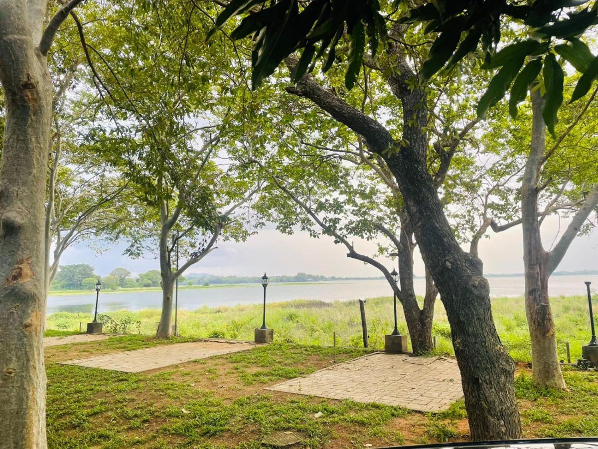 Hotel Lake Park Polonnaruwa Luaran gambar